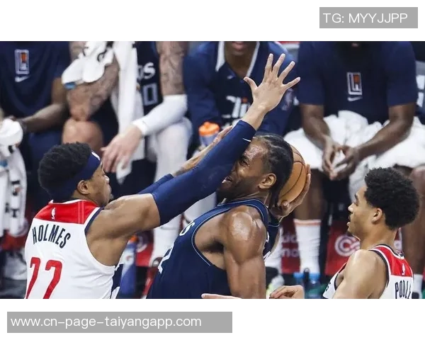 快船队史上仅有的小卡与乔治双星共创455板5三分辉煌纪录